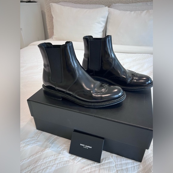 Saint Laurent Chelsea Boots - Picture 8 of 8